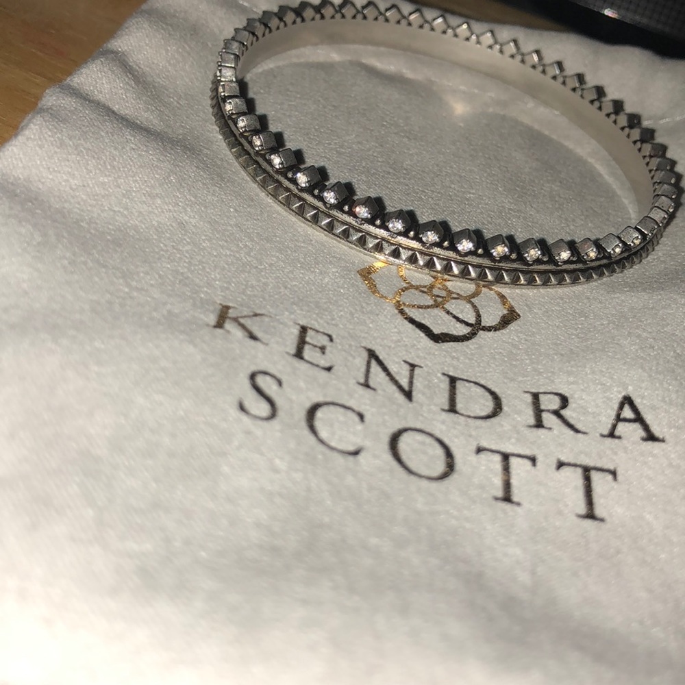 NWOT Kendra Scott Mary Caroline Bangle Bracelet